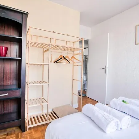 Dominos - La Defense Family 10p Apartment